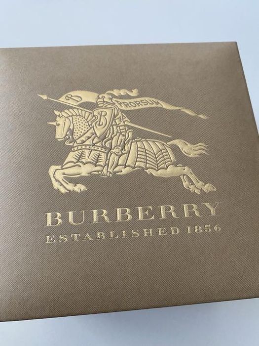 Burberry годинник