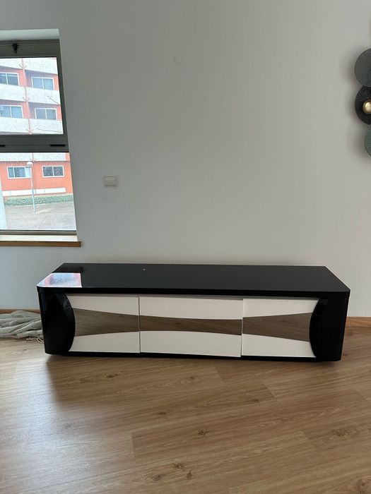 Aparador de Televisão