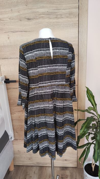 Luźna zwiewna sukienka czarna z żółtymi kropkami H&M