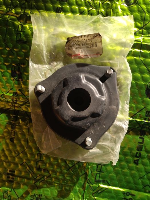 Продам верхнии опоры стоек ST202 SS2 Super Strat suspension