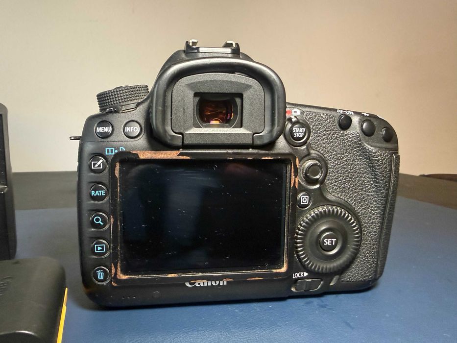 Canon EOS 5D Mark III + 3 Objetivas (Kit Completo)