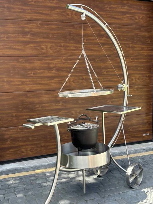 Grill ogrodowy ze stali nierdzewnej – solidny i designerski