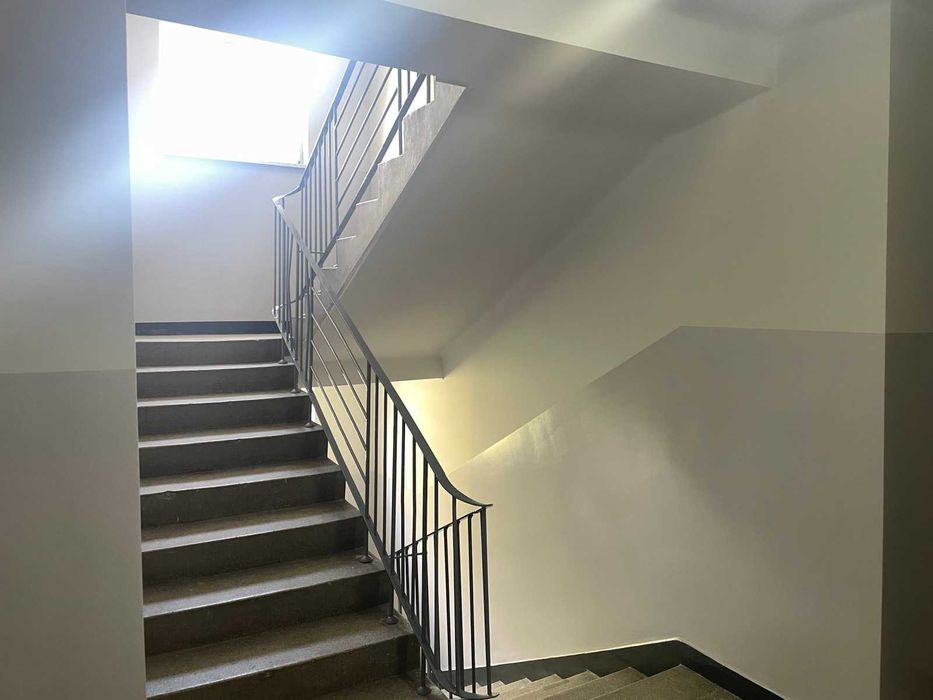 2 pokoje + salon, duży balkon, winda