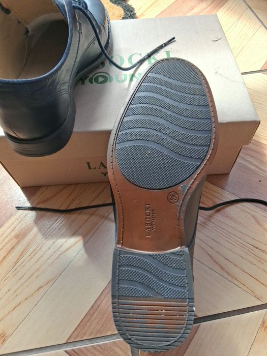 Eleganckie buty komunijne Lasocki rozmiar 35