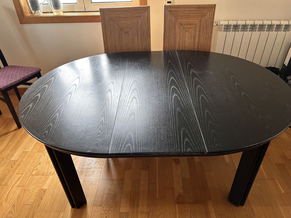 Mesa de jantar extensível e 4 cadeiras