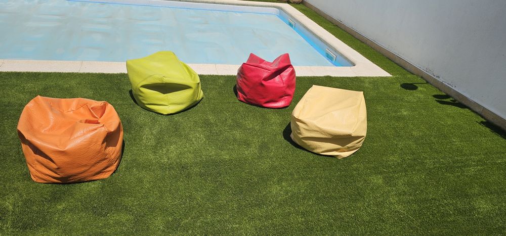 4 puffs em excelente estado. Só usado pontualmente