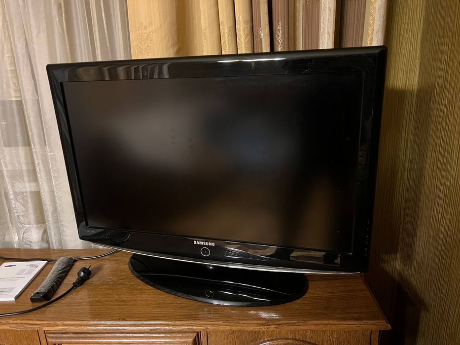 Телевизор Samsung 37" (LE37R82B)