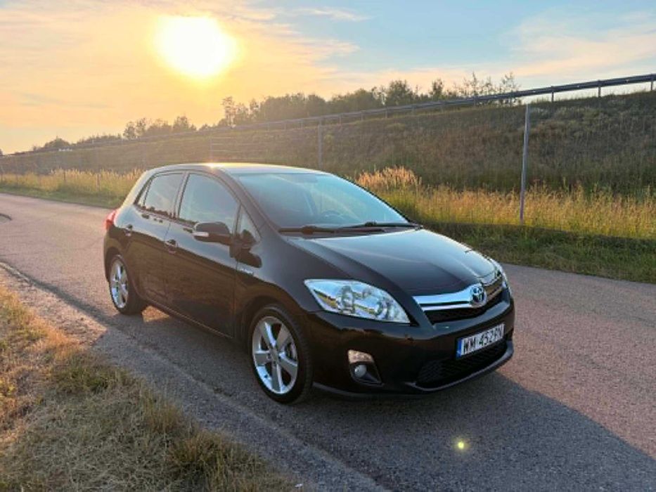 Toyota Auris 1.8 hybryda + LPG