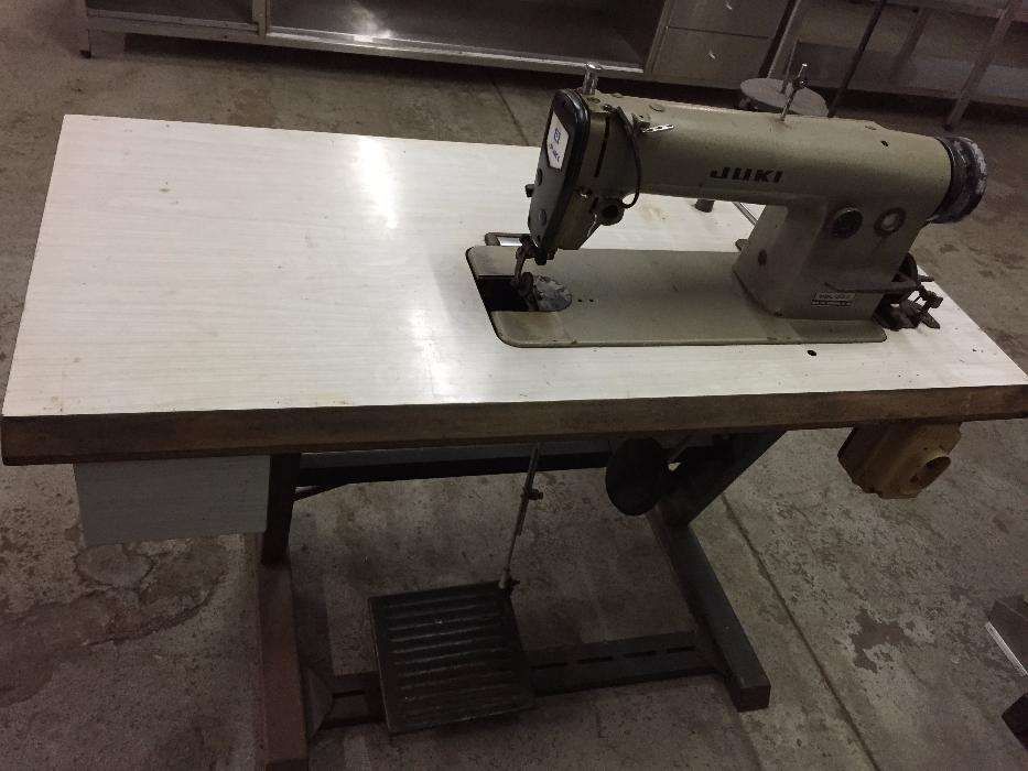 Máquina de Costura JUKI