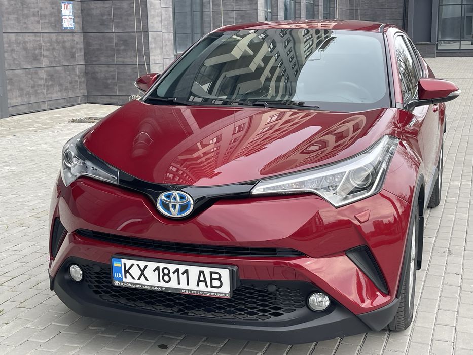 Продам офіційний автомобіль Toyota CH-R  Гібрід .