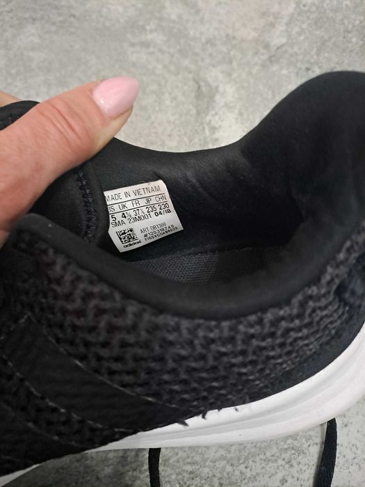 Buty adidas chłopięce 37