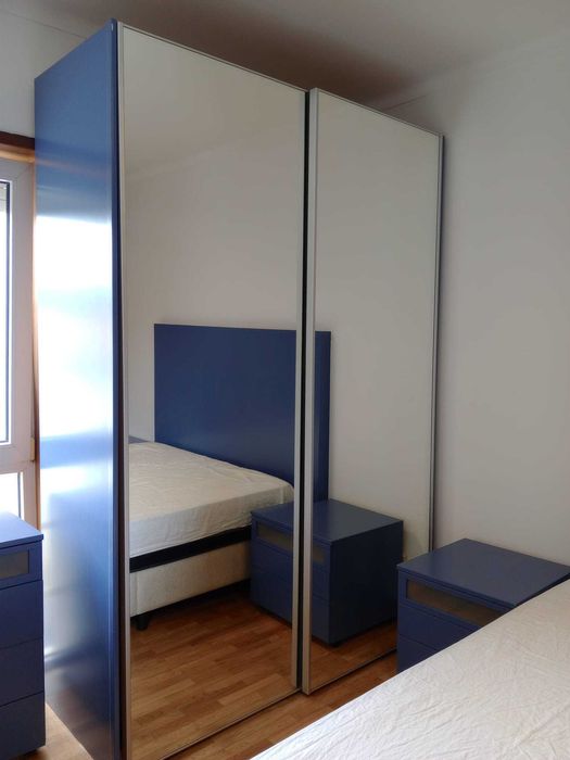 Conjunto de quarto cómoda, roupeiro, cabeceira e mesinhas de cabeceira