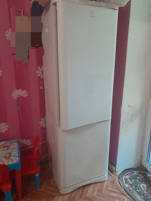 Холодильник індезіт Суми(центр)