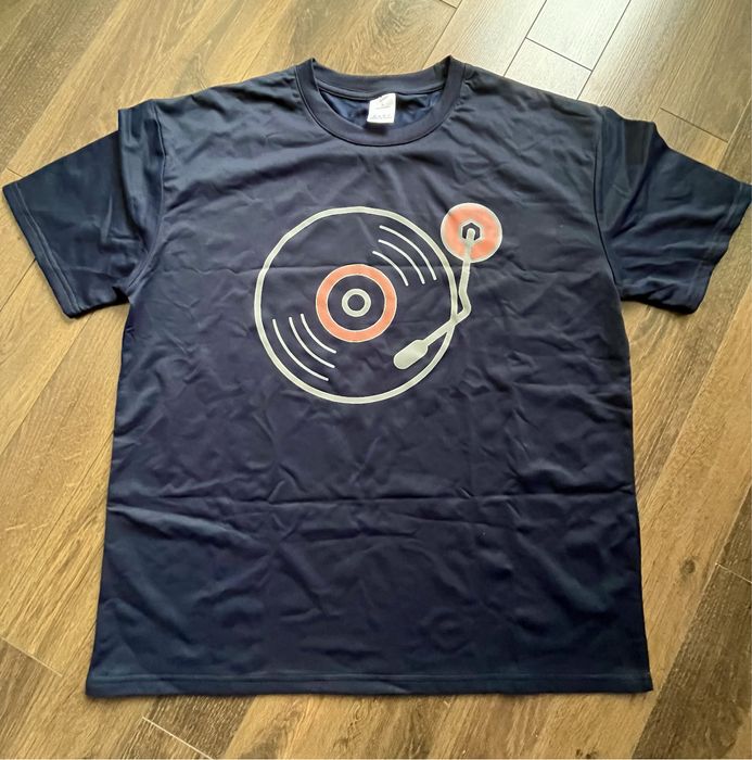 Koszulka z gramofonem rozmiar L