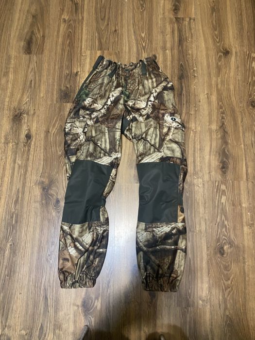 Костюм для рибалки , охоти . Тканина ліс мембрана , не промокайка .