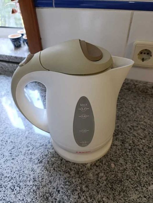Jarro elétrico branco
