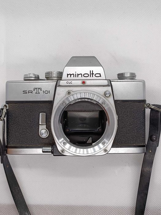 Minolta SRT 101 + Minolta MD Rokkor 50mm f/1.7 + Unitor 35-70mm