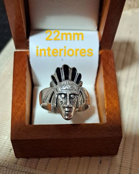 Anel homem raro em prata.