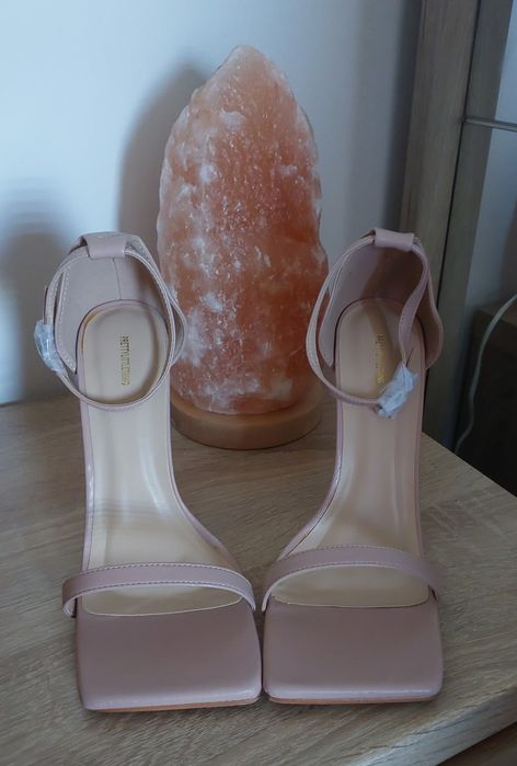 Śliczne nowe beżowe sandałki szpilki PrettyLittleThing 6/38/39 (25cm)