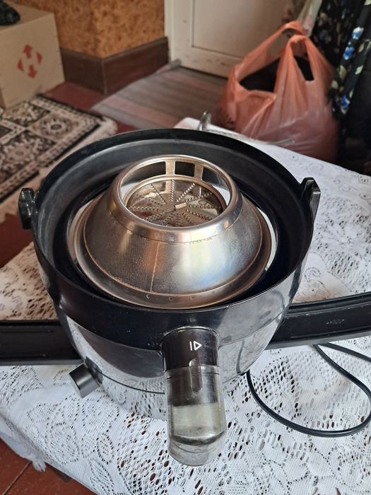 Соковижималка НR1832/02AJ