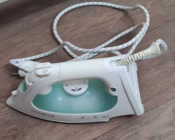 Продам праску Rowenta Effective 2000 Вт у гарному стані (Пересилаю)