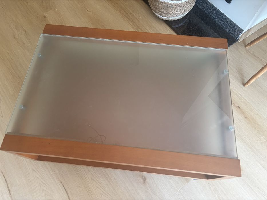 Vendo mesa de  apoio sala jantar