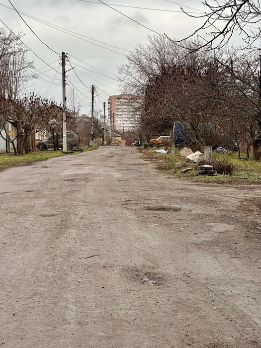 Продам здание целое под бизнес , красная линия