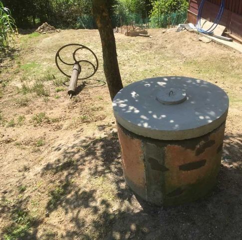 Czyszczenie i poglebianie studni, mycie kostki brukowej i kamienia