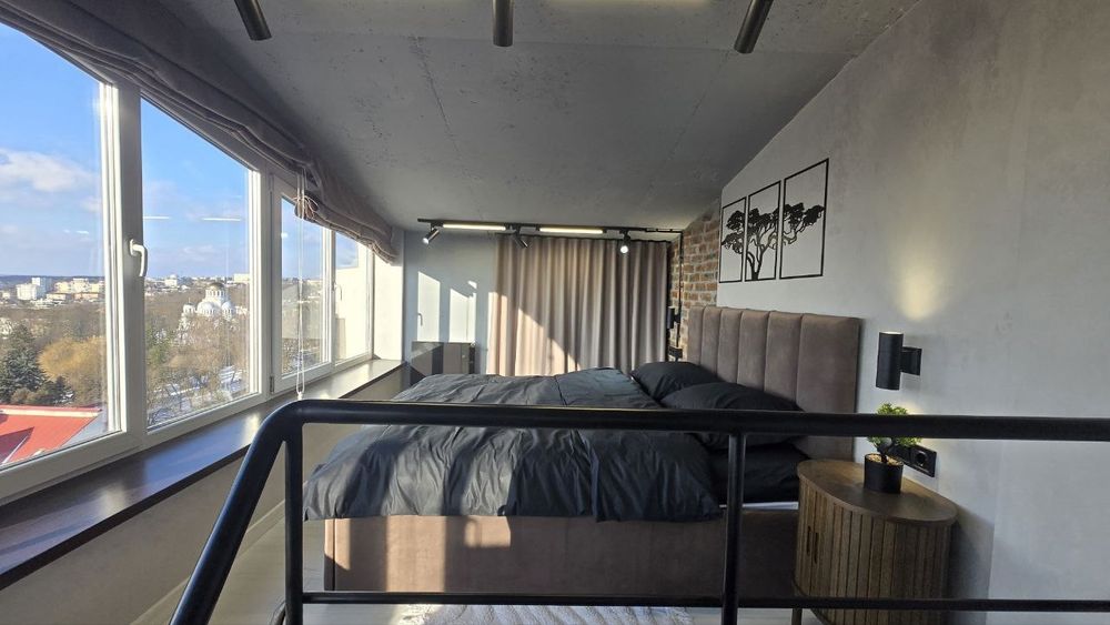 Пентхаус в центрі міста/світло завжди