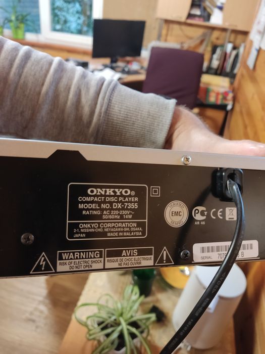Продам CD програвач Onkyo DX-7355