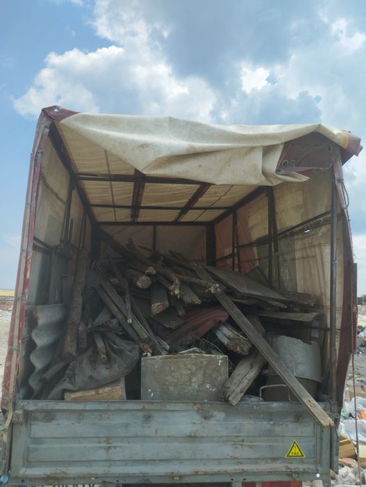 Вивіз будівельного сміття гілок старої меблі