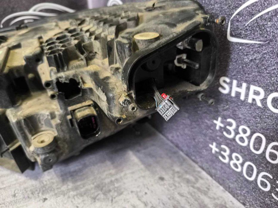Фара передня права Audi E-Tron під реставрацію   4KE941040A