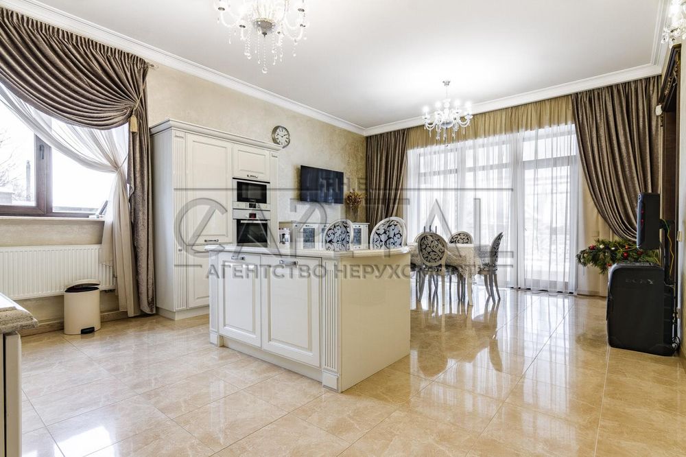 Продажа дома с бомбоубежищем, с. Хотов