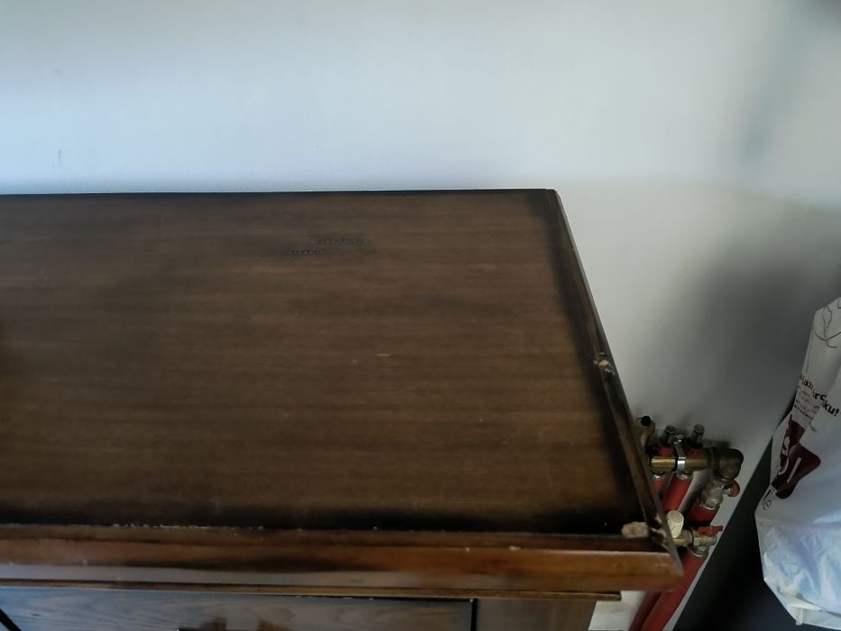 Komoda z drzewa egzotycznego