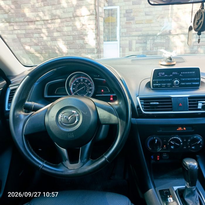 Mazda 3 2015 рік 2.0 SkyActiv