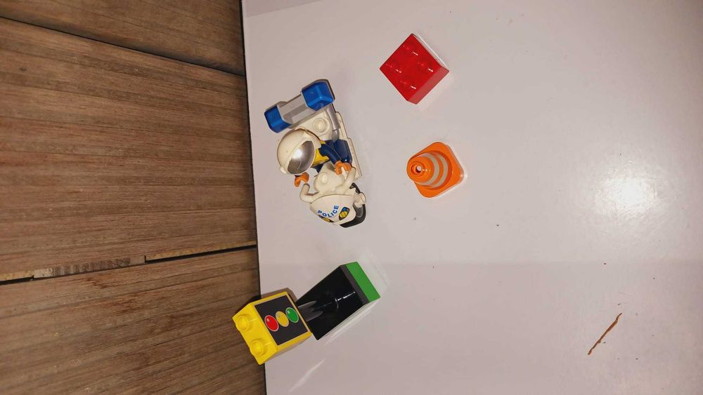LEGO DUPLO MOTO POLICIA
