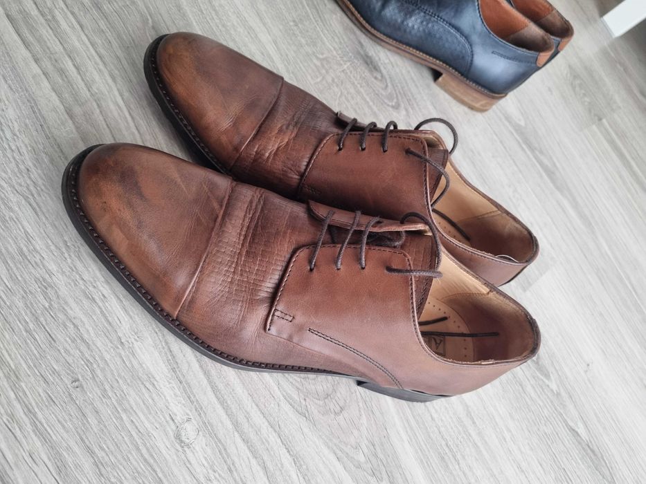 Sapatos formais de pele
