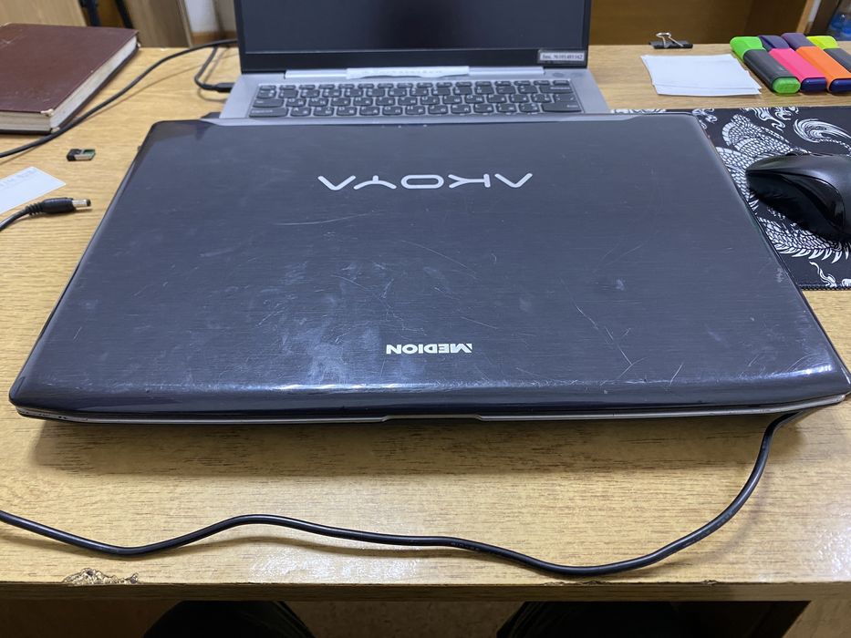 Ноутбук MEDION Akoya MD 98760