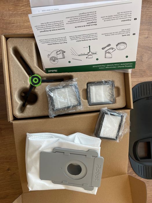 Aspirador Robot iRobot Roomba J9 plus + acessórios oficiais (3 filtros HEPA + escova lateral + 1 saco) Como novo!