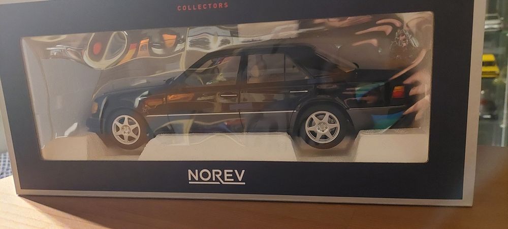 Model 1:18 Mercedes E500 W124 Norev