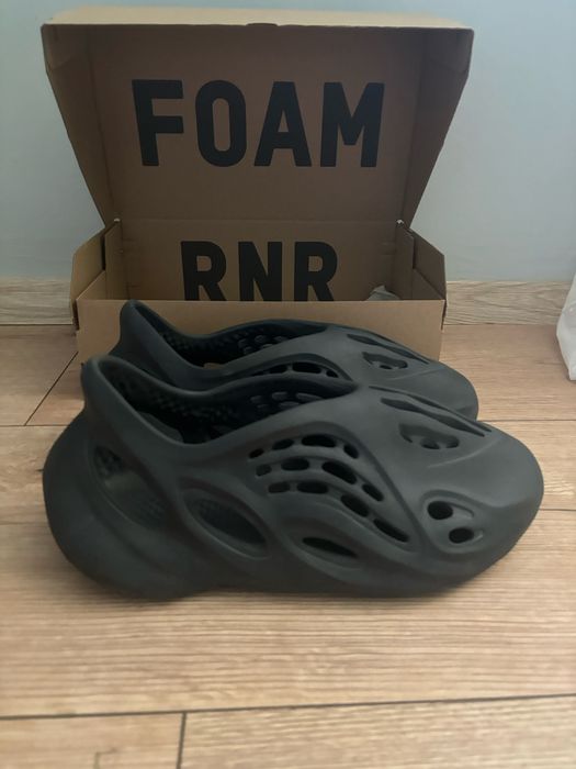 Yezzy foam runner