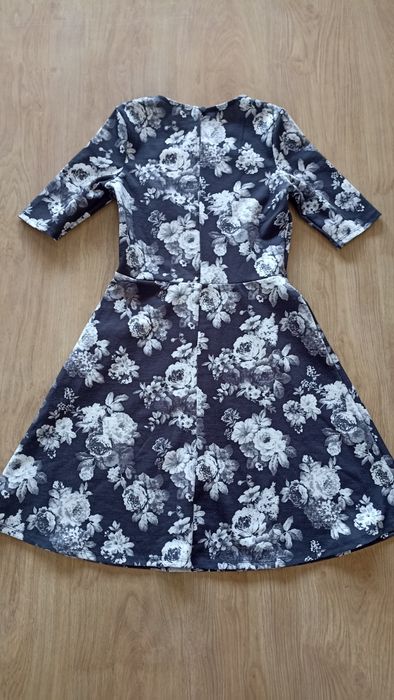 Kwiecista sukienka Oasis rozmiar XS