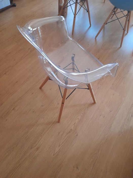 Cadeiroes transparentes sklum (2)