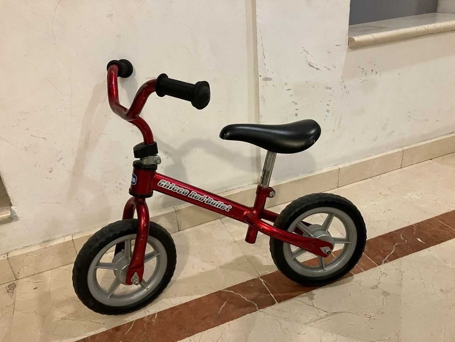 Bicicleta de Equilíbrio Chicco Red Bullet Criança | Balance Bike