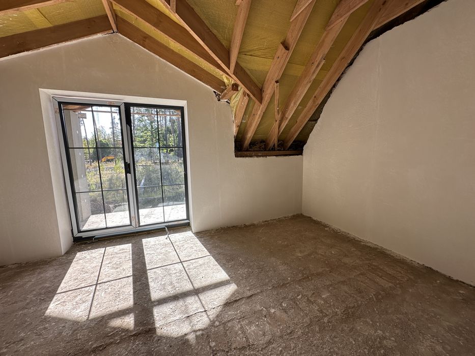 Продаж будинку в Стоянці, 245 м2 з гаражем та соснами на ділянці