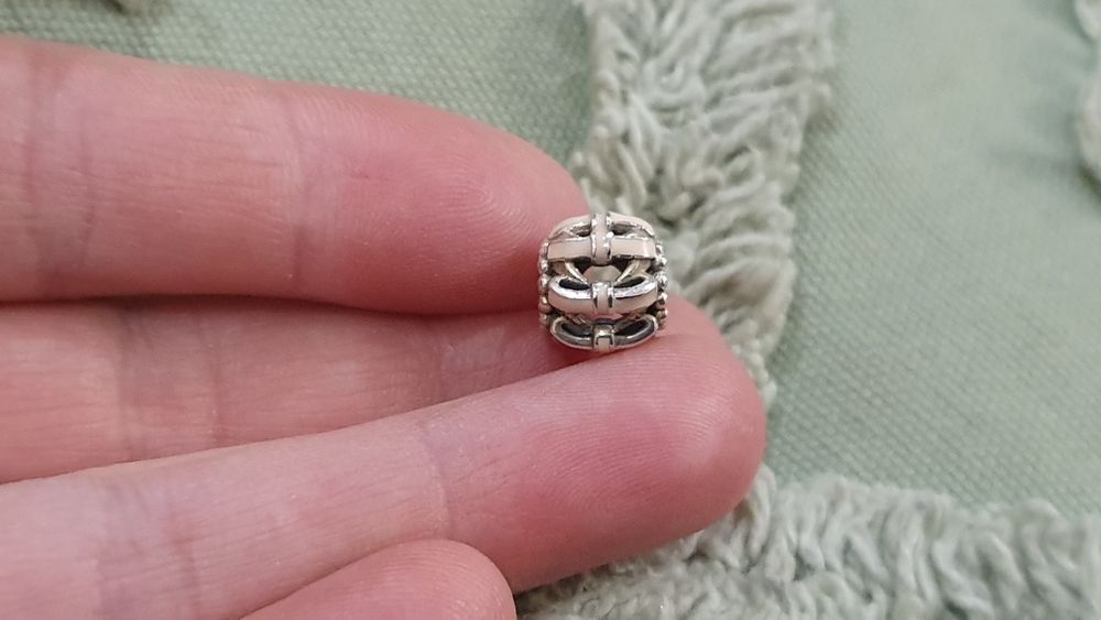 Charms Pandora kokarda