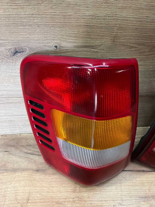 Lampa/reflektor tylny lewy prawy Jeep Grand Cherokee
