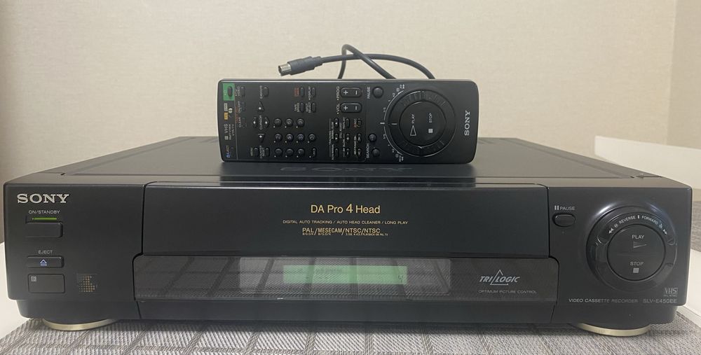 Відеомагнітофон Sony SLV-E450EE + оригінальний пульт