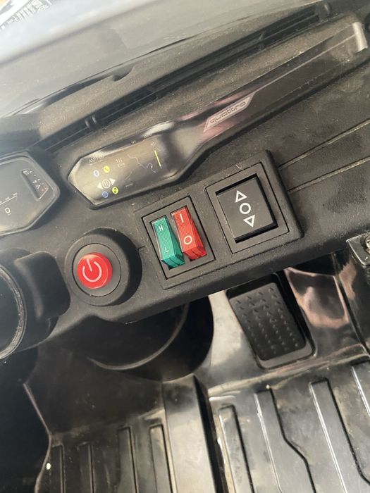 Audi RS6 na akumulator, stan dobry, uzywany.