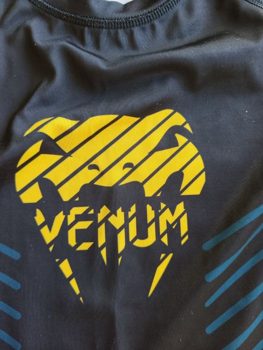 Rashguard Venum Tam S